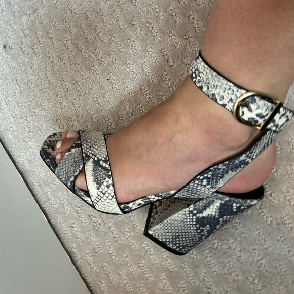 NEVER WORN Chucky Heels - Picture 4 of 5